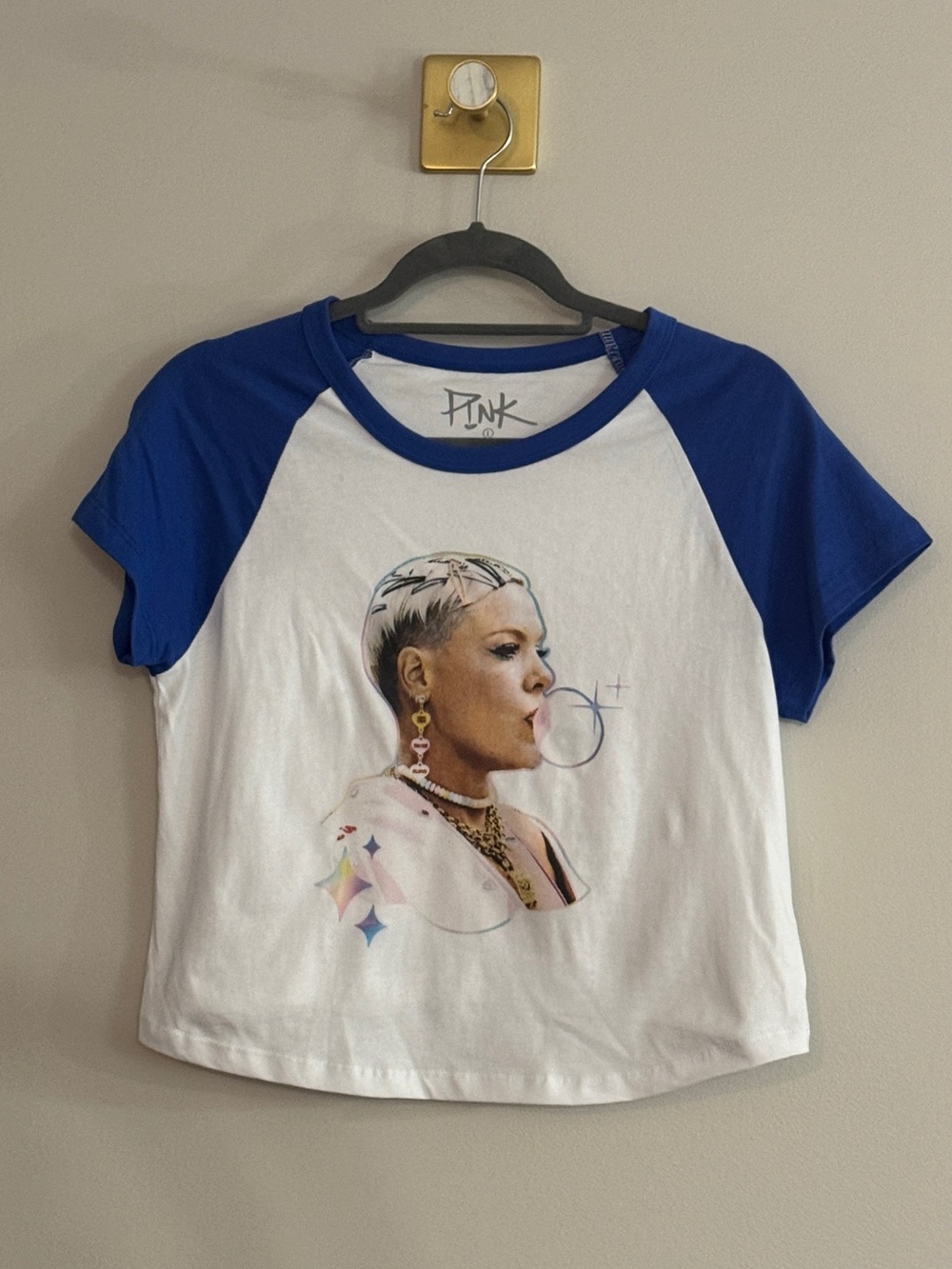 !NK Official 2024 BubbleGum Graphic Raglan CropTee Blue/White Sz L(Fits like Sm) - Picture 2 of 4
